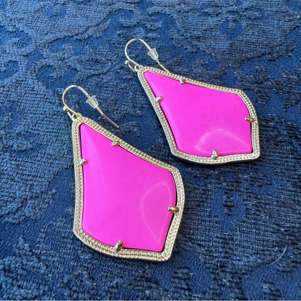 Kendra Scott Fuchsia Geometric Earrings